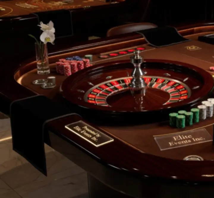Setup με τραπέζια ρουλέτας και blackjack σε premium casino event στην Αθήνα